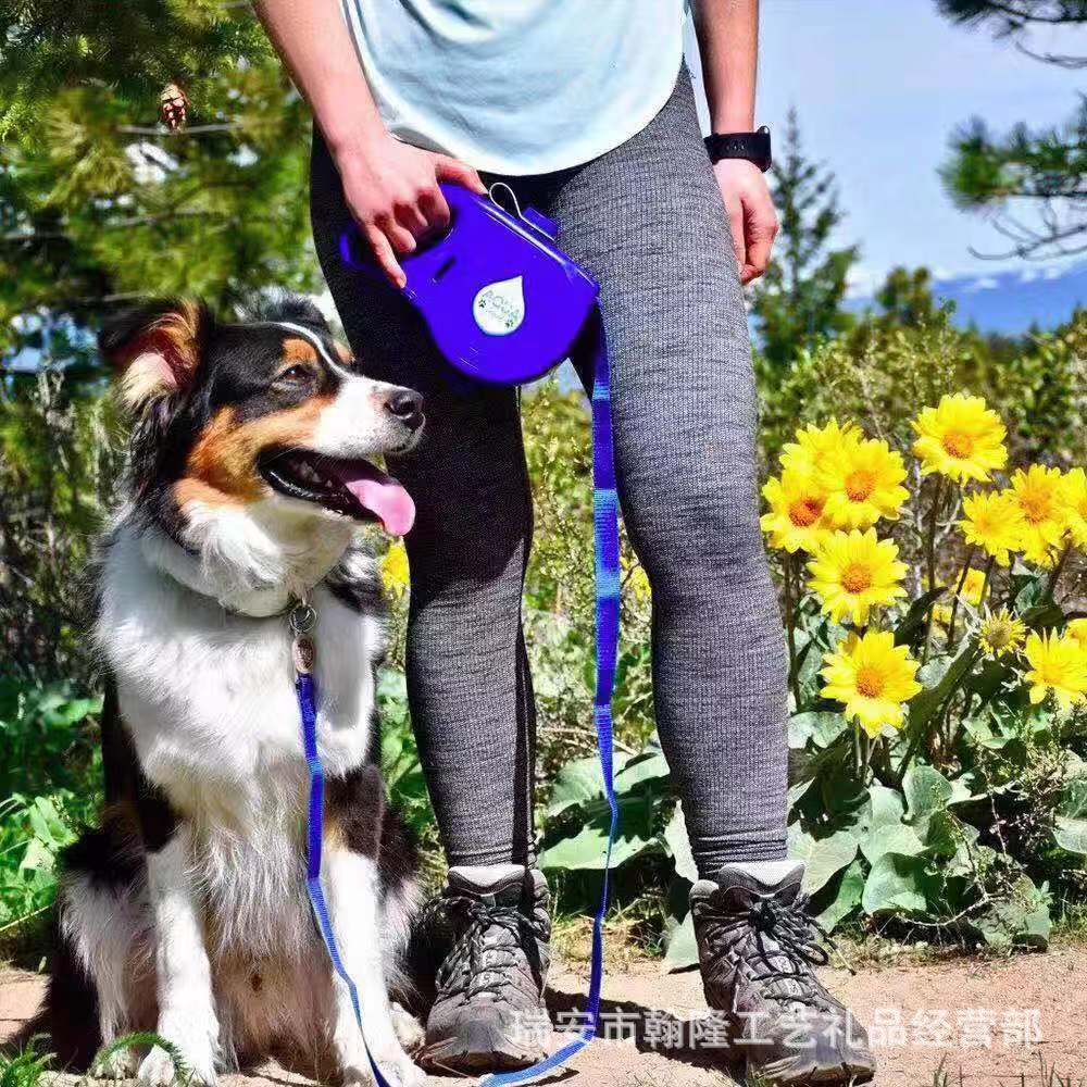 "Paws-on-the-Go" Pet Leash with Water Bottle